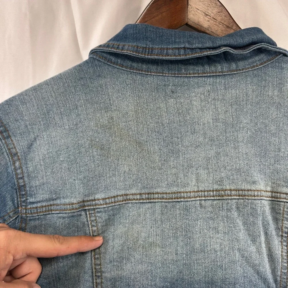 One World Denim Jacket Womens 1X Blue‎ Medium Wash Faded Button Front Trucker